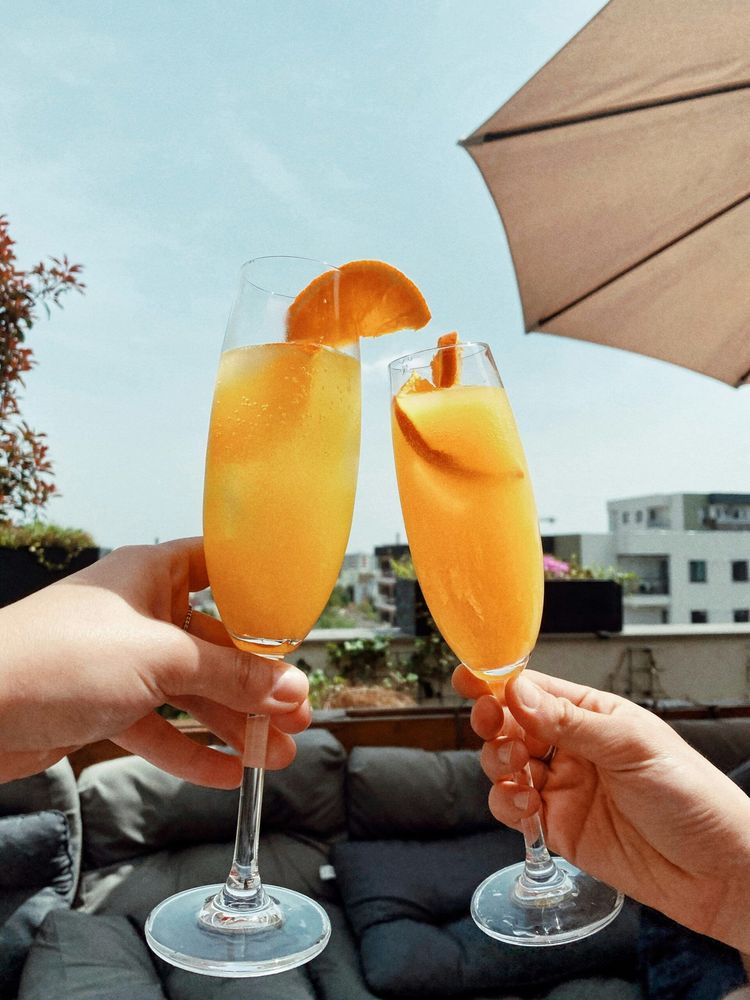 Boissons créatives et cocktails pour une fête estivale