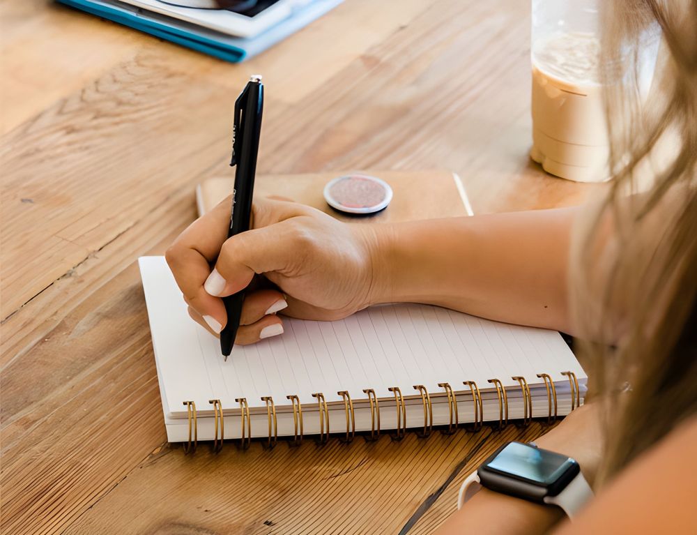 Analyse des avantages de prendre des notes lors des réunions d'affaires : une étude approfondie